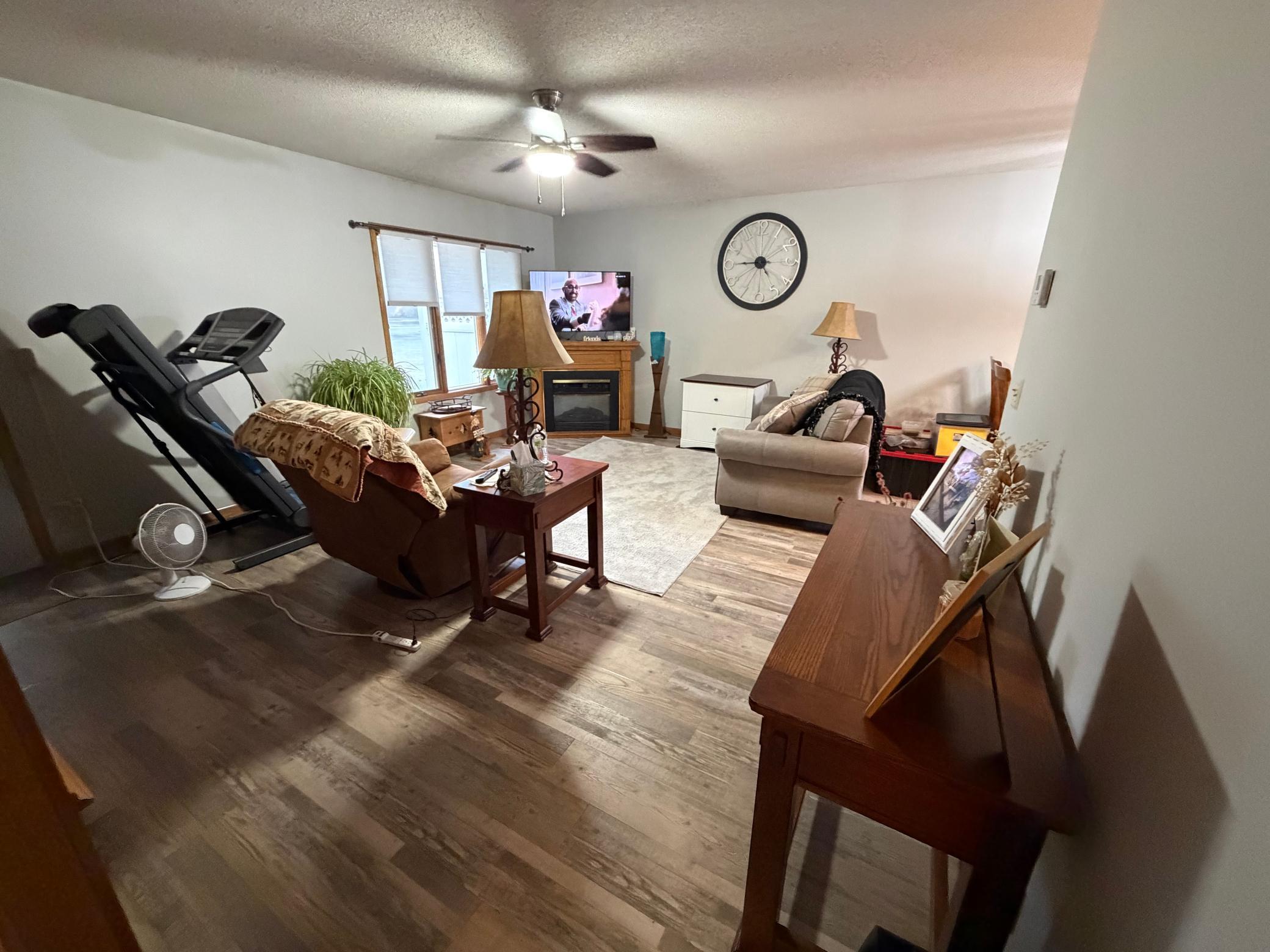 1932 Wilby Road Albert Lea, MN 56007 - Photo 4 of 12