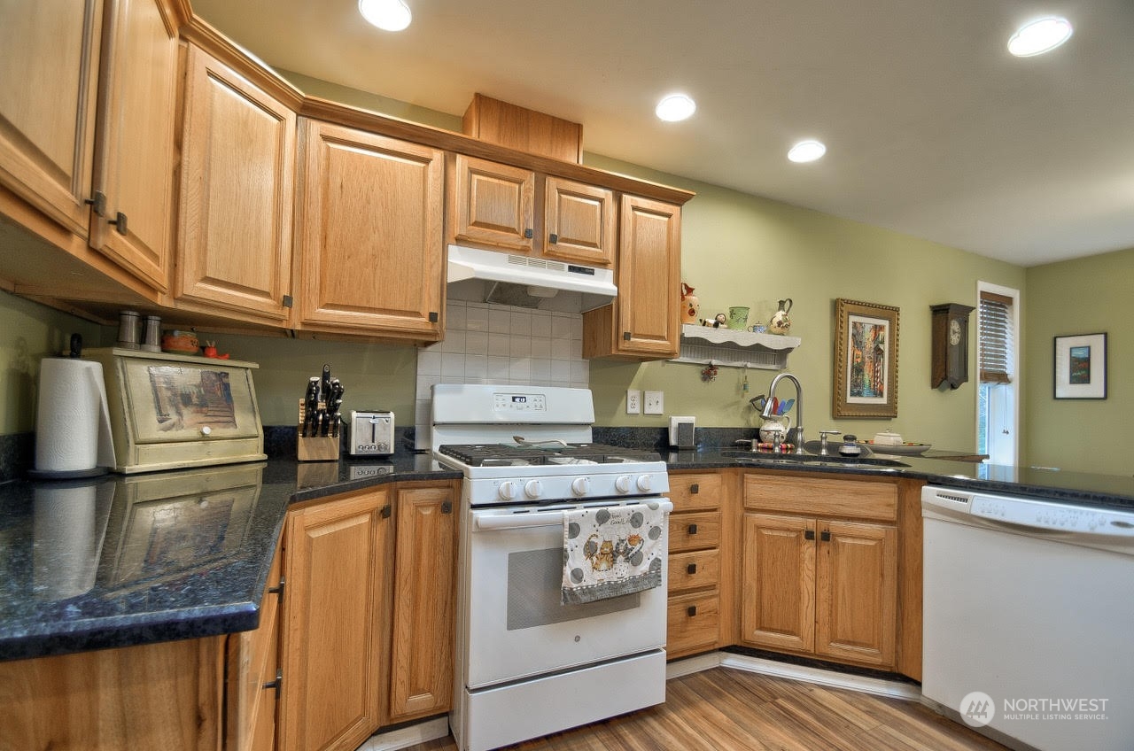 4848 Shellridge Road Northwest Olympia, WA 98502 - Photo 9 of 33 Gallery Image 9