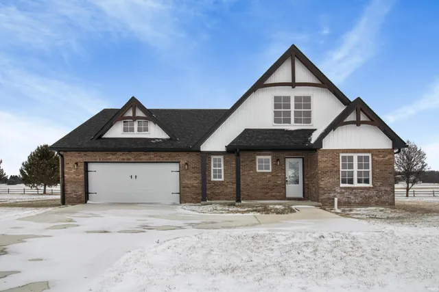 $374,900 | 1041 South Huntsville Road, Winchester, IN 47394