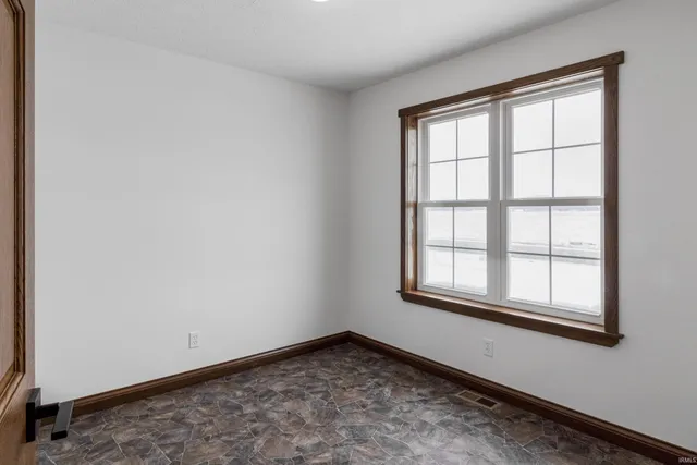 $374,900 | 1041 South Huntsville Road, Winchester, IN 47394