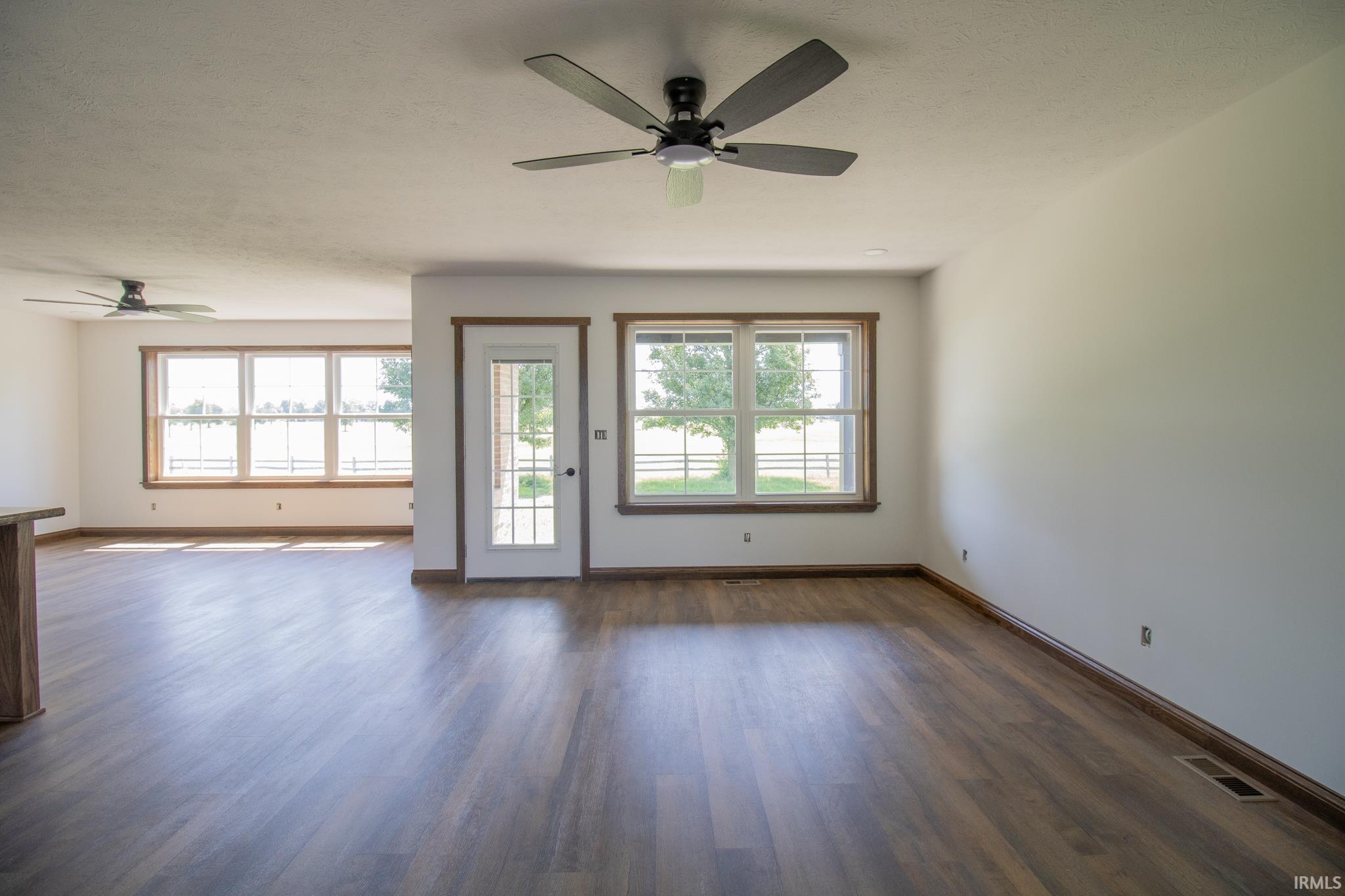 1041 South Huntsville Road Winchester, IN 47394 - Photo 5 of 25