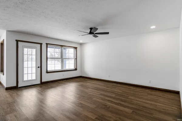 $359,900 | 1041 South Huntsville Road, Winchester, IN 47394