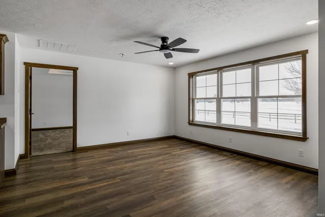 $374,900 | 1041 South Huntsville Road, Winchester, IN 47394