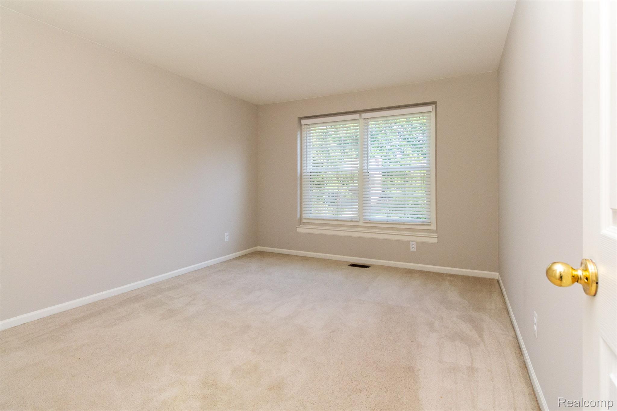 703 Lake Ridge Road Rochester, MI 48307 - Photo 39 of 57 Gallery Image 39