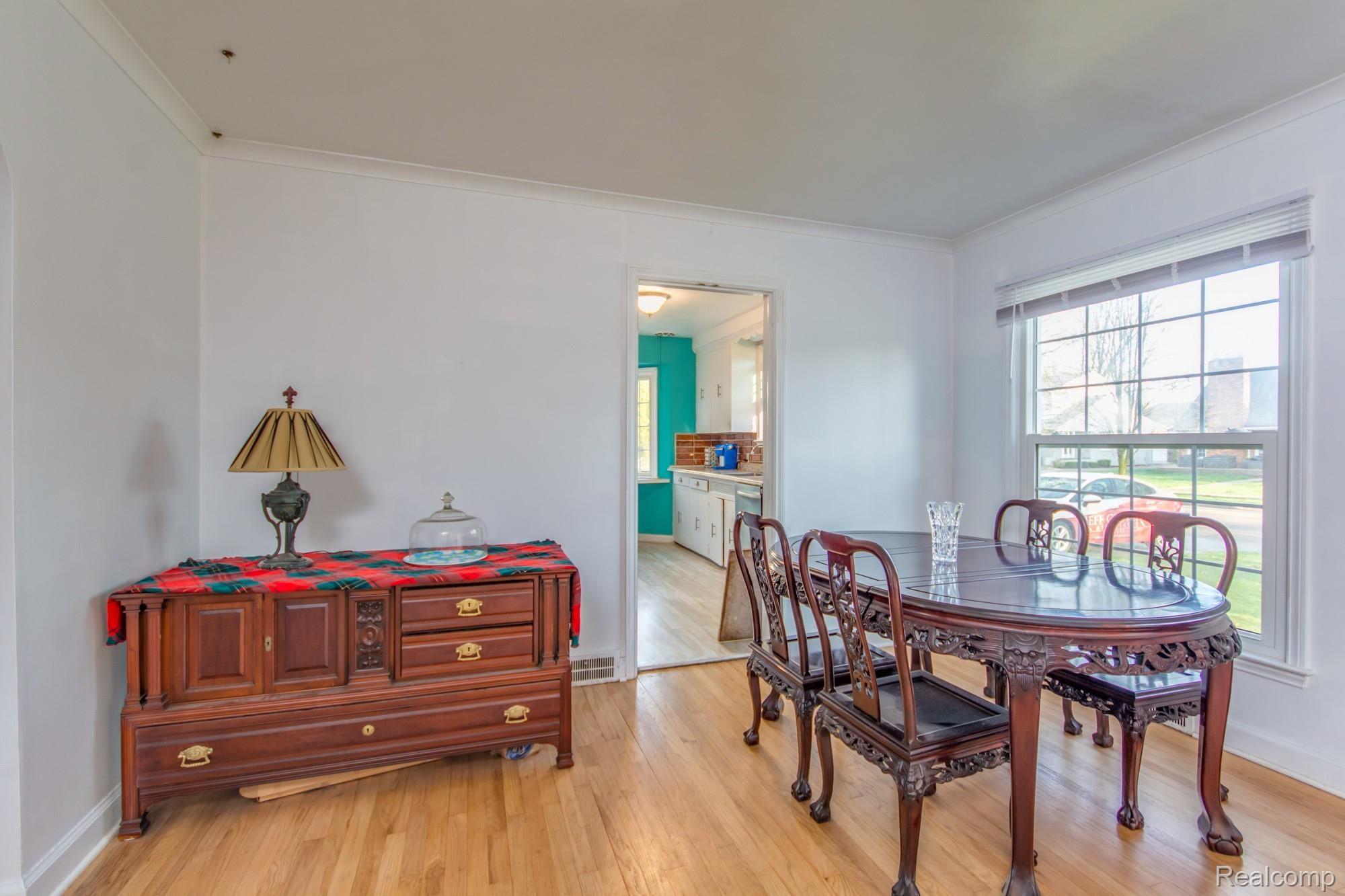1197 Hawthorne Road Grosse Pointe, MI 48236 - Photo 4 of 21 DSC_1610enf.jpg