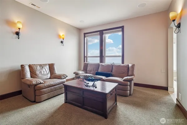 $2,450,000 | 2318 Sunnyside Heights Drive, Steilacoom, WA 98388