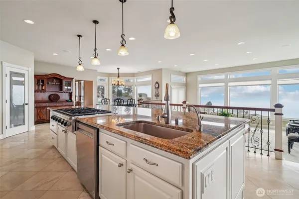 $2,450,000 | 2318 Sunnyside Heights Drive, Steilacoom, WA 98388