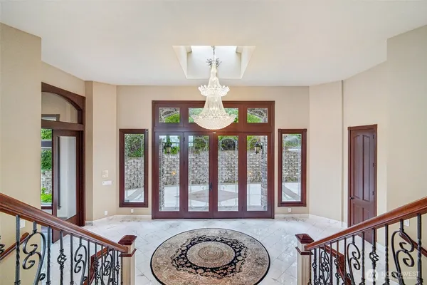 a view of entryway with a front door