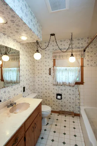 $199,900 | 555 North High Drive Northeast, Hutchinson, MN 55350