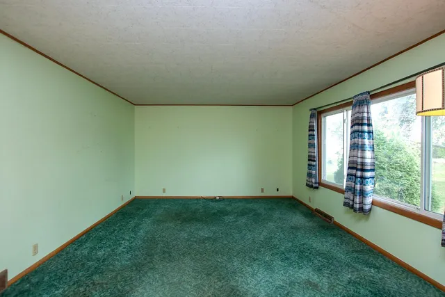 $199,900 | 555 North High Drive Northeast, Hutchinson, MN 55350