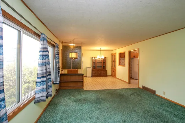 $199,900 | 555 North High Drive Northeast, Hutchinson, MN 55350