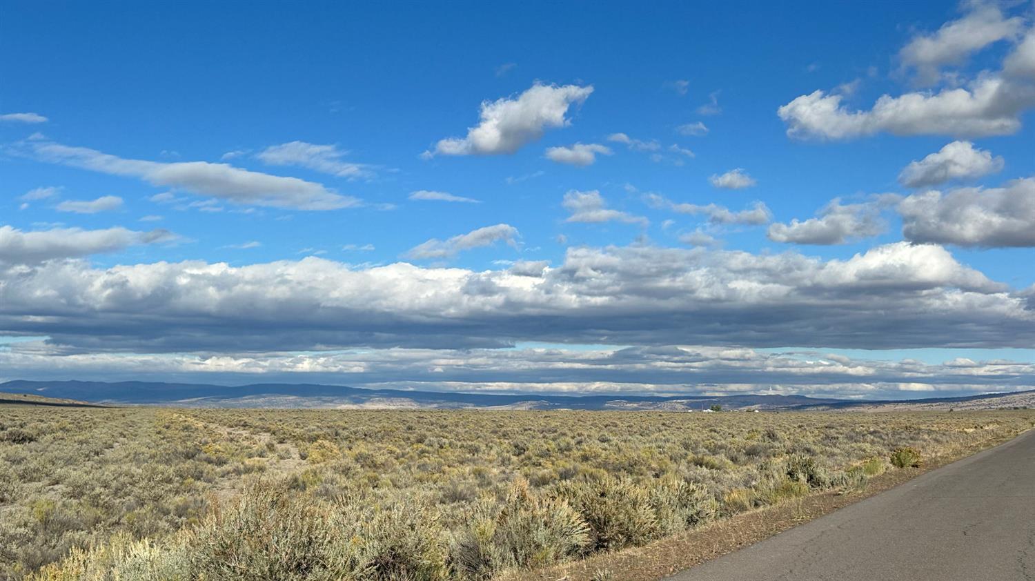 530 Mail Route Road Ravendale, CA 96123 - Photo 16 of 27 a view of an ocean