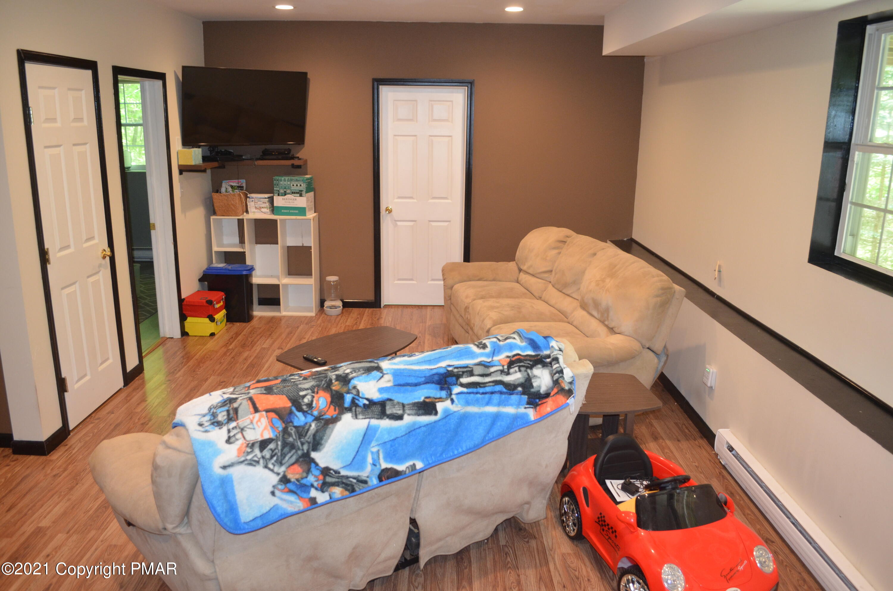 218 Nosirrah Road Albrightsville, PA 18210 - Photo 23 of 32 a bedroom with furniture and a bed