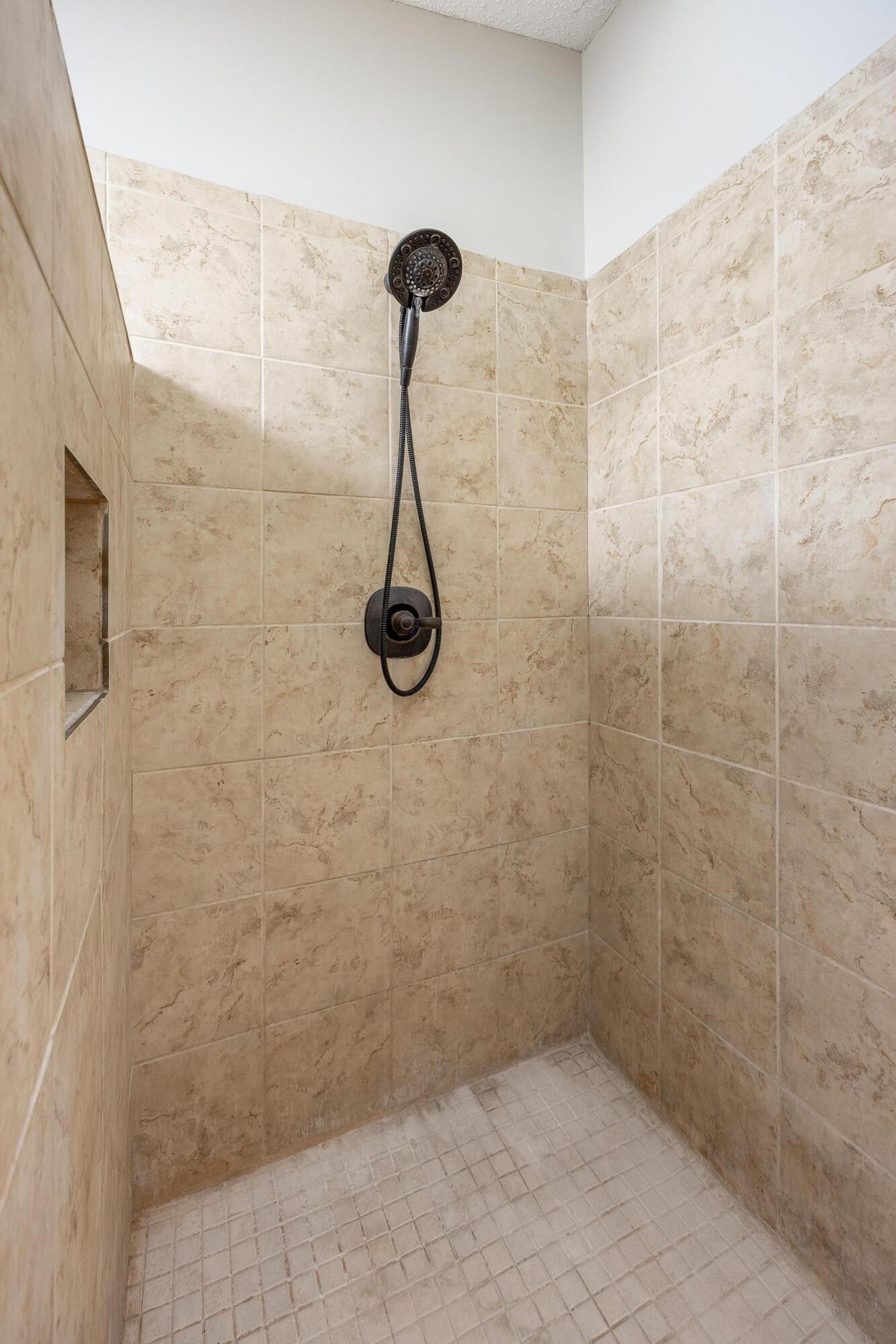 339 Oak Tree Road Ringgold, GA 30736 - Photo 17 of 31 a bathroom with a shower