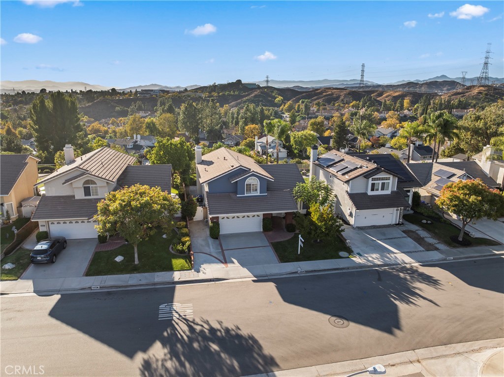 28241 Tamarack Lane Saugus, CA 91390 - Photo 39 of 41 a view of a city street from a balcony