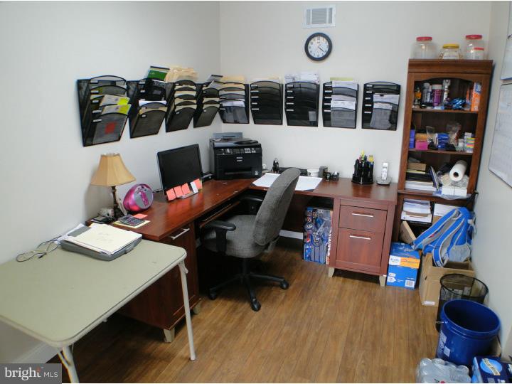 407 Shelbourne Road Havertown, PA 19083 - Photo 20 of 25 Office / Study