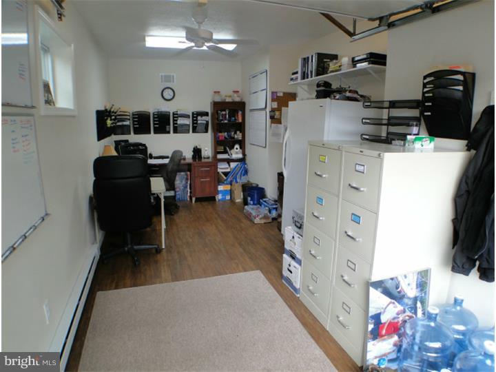 407 Shelbourne Road Havertown, PA 19083 - Photo 21 of 25 Garage