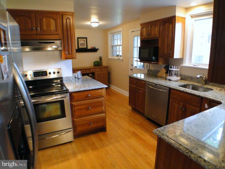 407 Shelbourne Road Havertown, PA 19083 - Photo 6 of 25 Kitchen