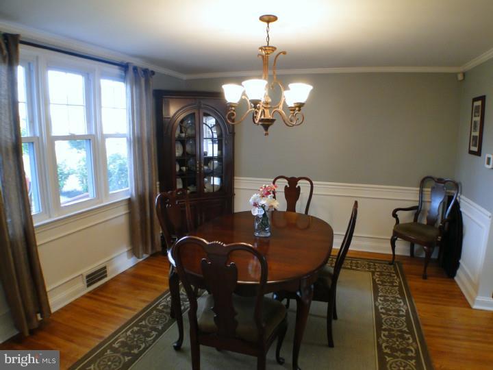 407 Shelbourne Road Havertown, PA 19083 - Photo 9 of 25 Dining Room