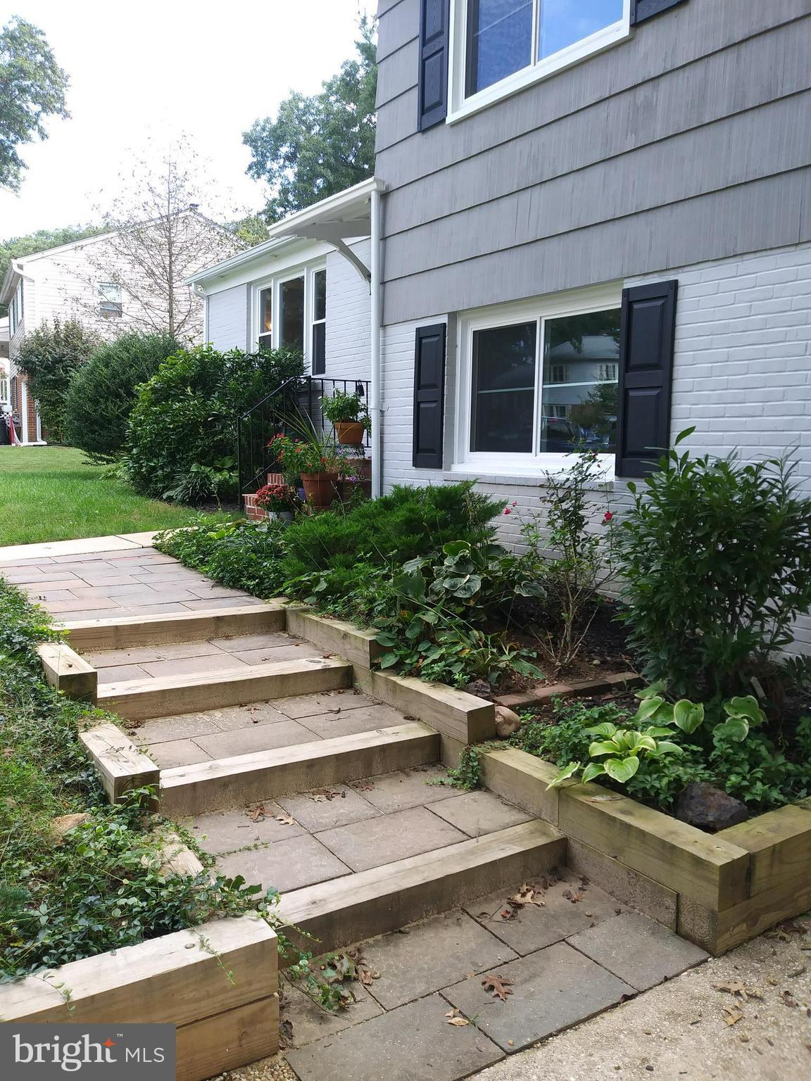 111 Margate Road Lutherville-Timonium, MD 21093 - Photo 3 of 19 Lovely Walkways!