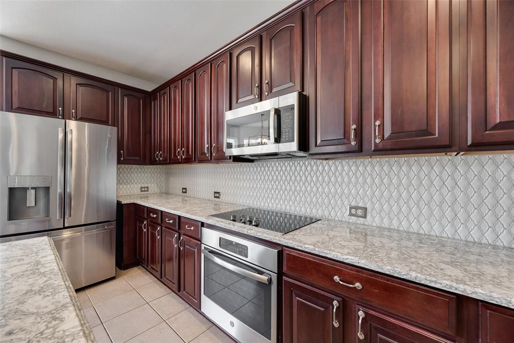 11104 Rogers Road Frisco, TX 75033 - Photo 9 of 40