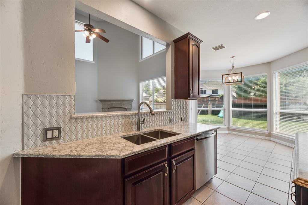 11104 Rogers Road Frisco, TX 75033 - Photo 10 of 40