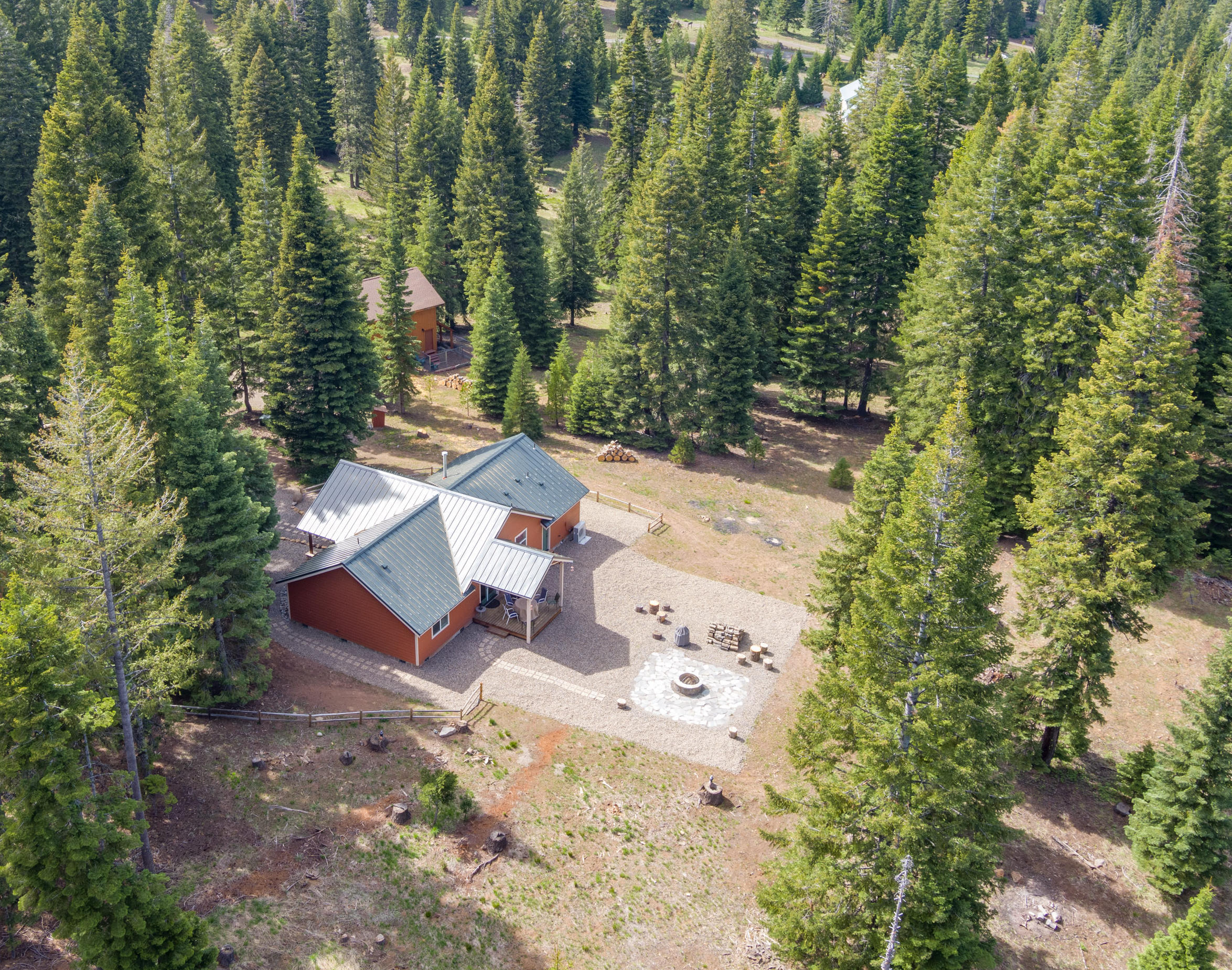 7682 Hyatt Prairie Road Ashland, OR 97520 - Photo 2 of 37 2