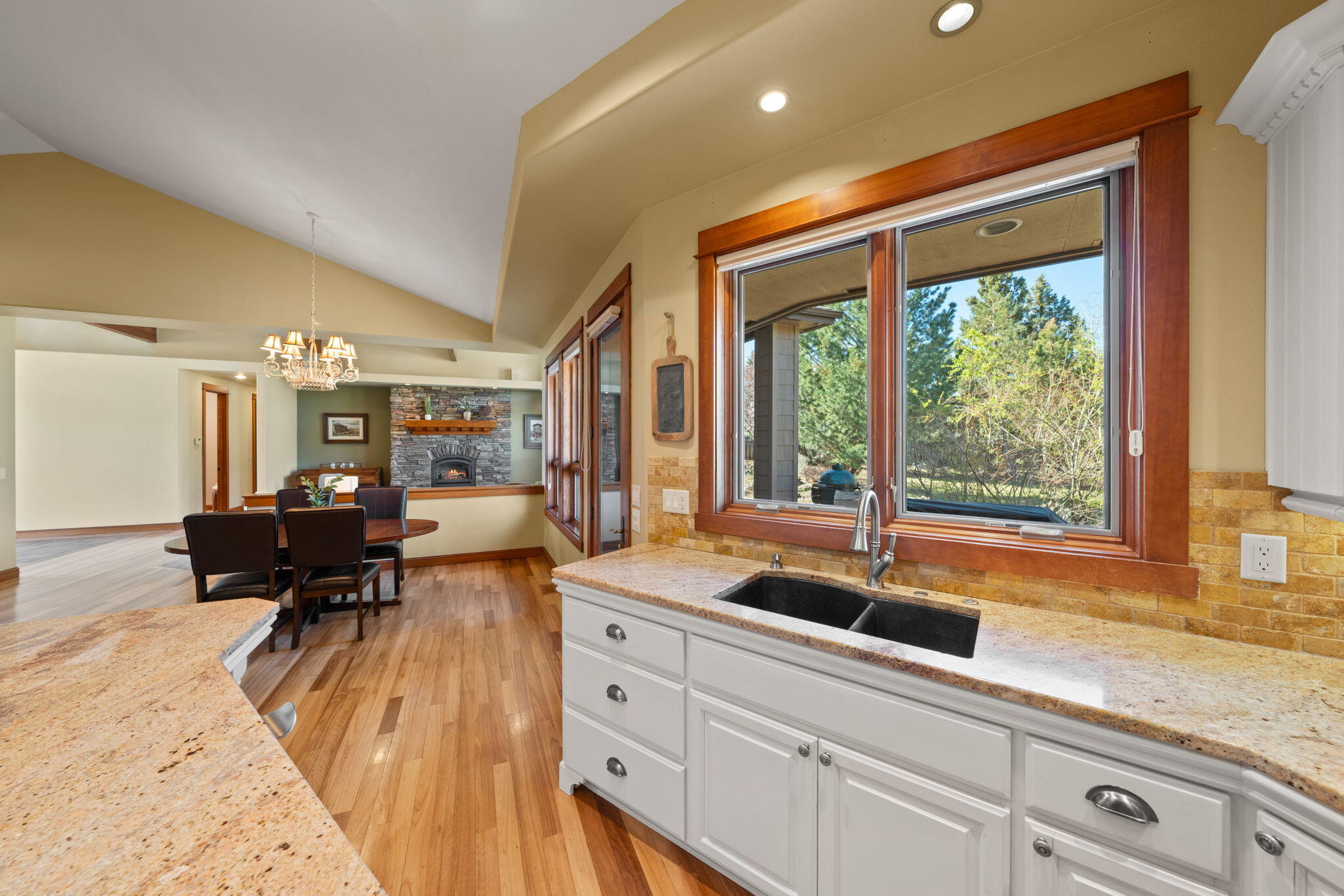 63455 Overtree Road Bend, OR 97701 - Photo 14 of 82 38-web-or-mls-Riley Visuals-14