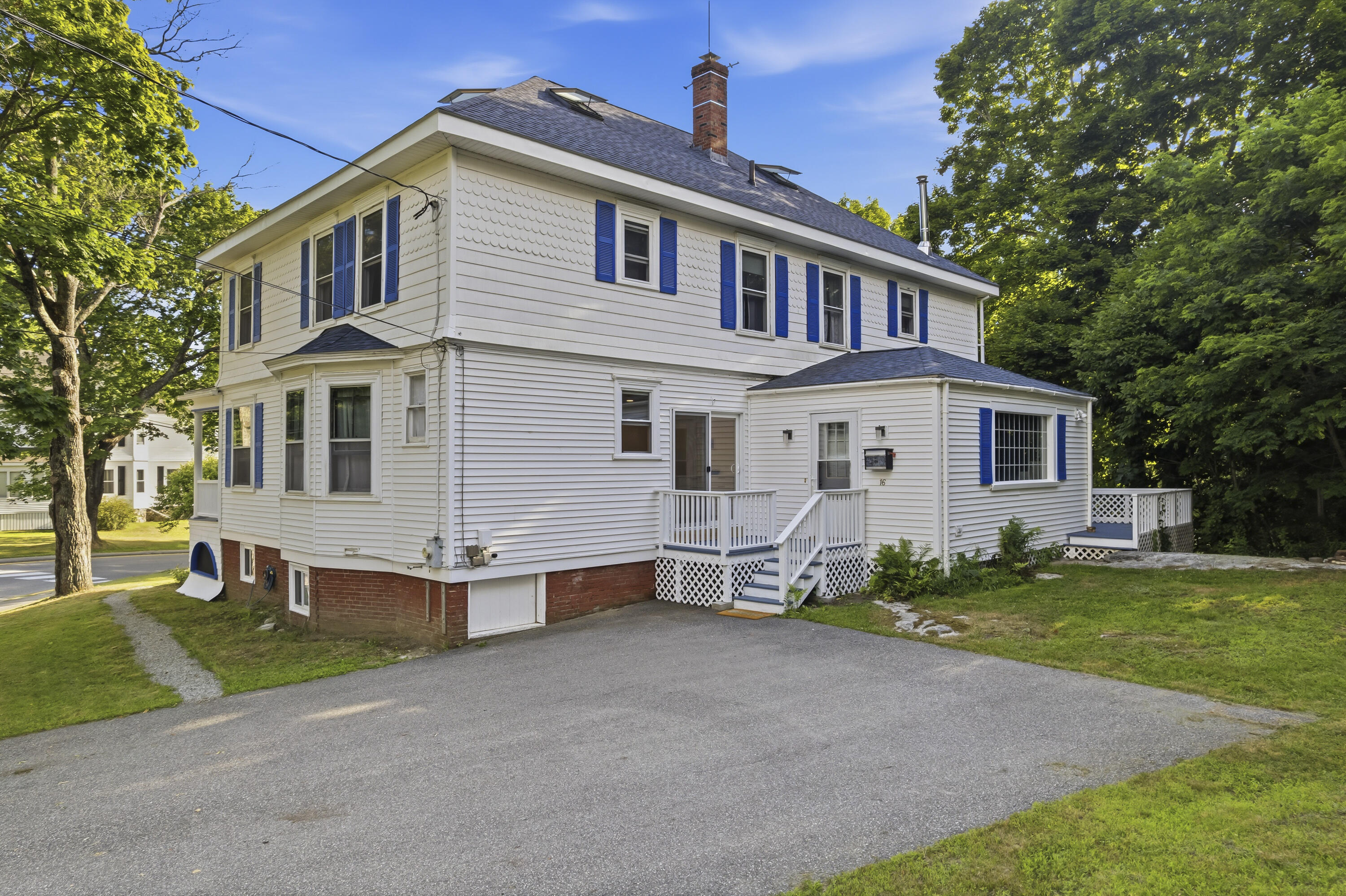 16 Eastern Avenue Boothbay Harbor, ME 04538 - Photo 2 of 78 16 Eastern Avenue0108