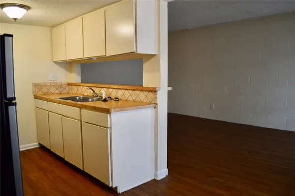 $800 | 4709 Harmon Avenue, Unit 305, Austin, TX 78751