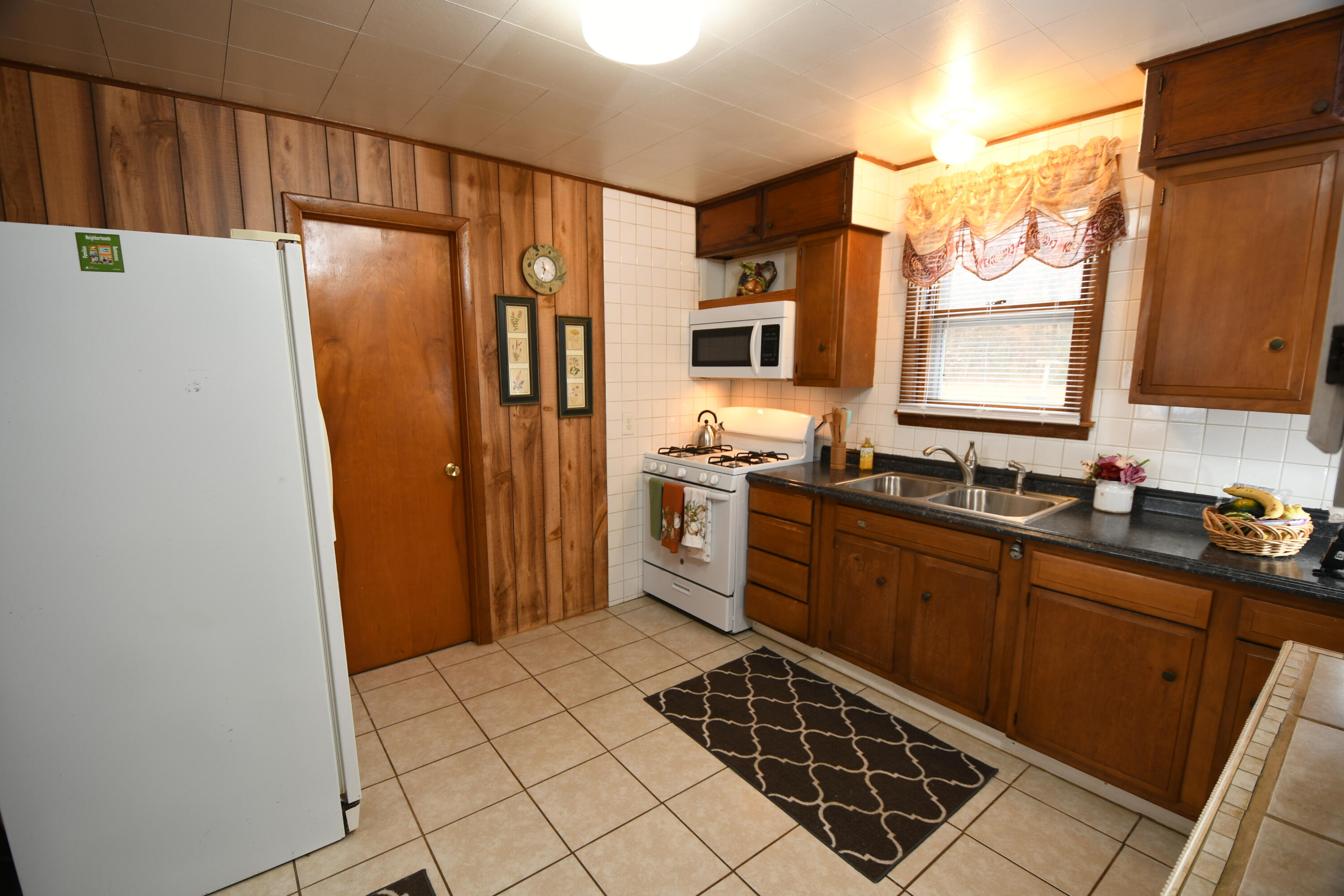 25248 Front Street Mattawan, MI 49071 - Photo 19 of 39 DSC_6052