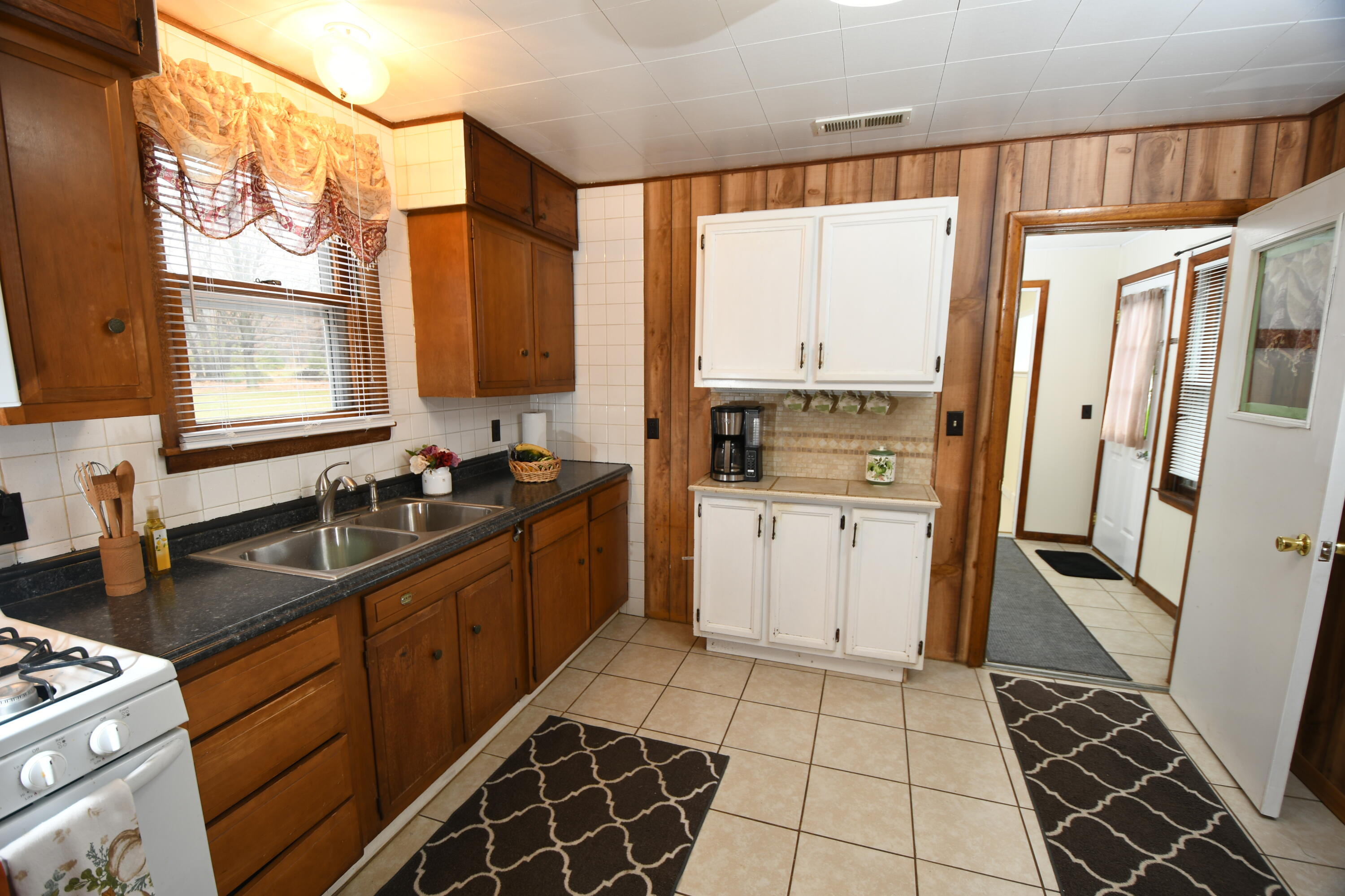 25248 Front Street Mattawan, MI 49071 - Photo 20 of 39 DSC_6055