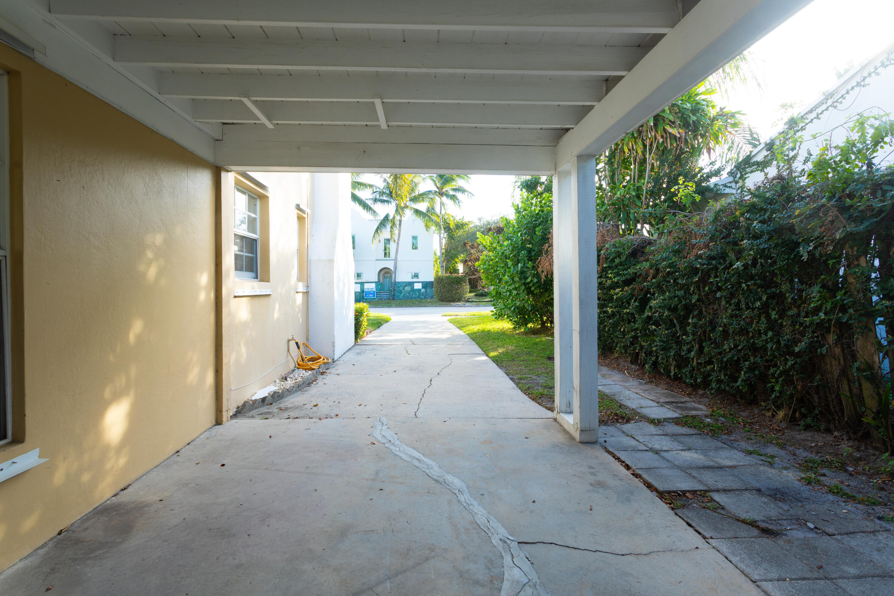 245 Cortez Road West Palm Beach, FL 33405 - Photo 9 of 32 Car Port