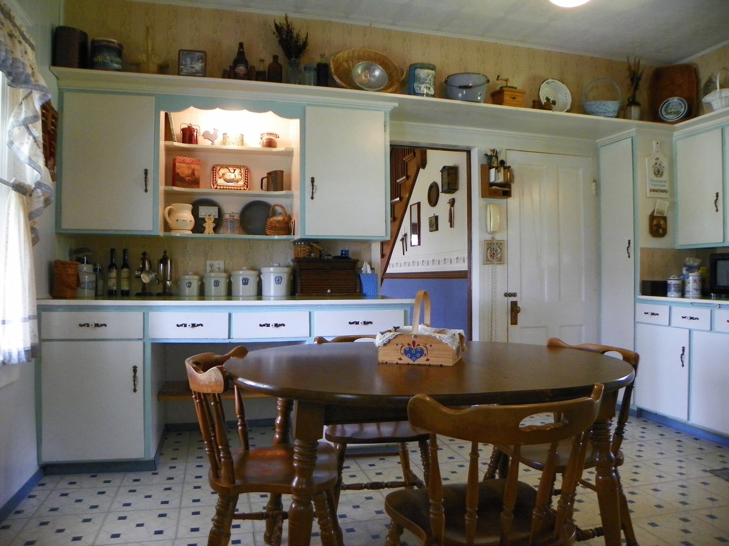 1780 Higgins Road Morris, IL 60450 - Photo 3 of 30 a view of a dining room with furniture
