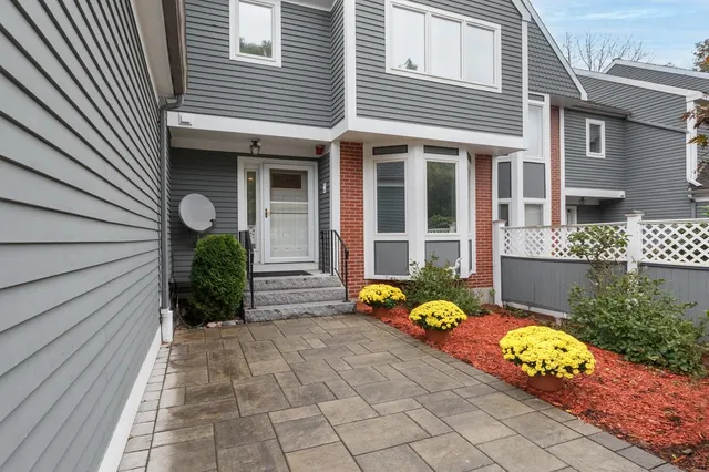 $499,000 | 49 Hickory Lane, Windham, NH 03087