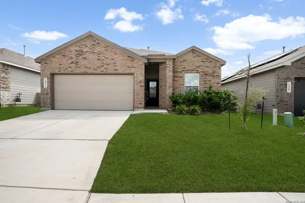 $1,595 | 14911 Rhyolite Way, Elmendorf, TX 78112