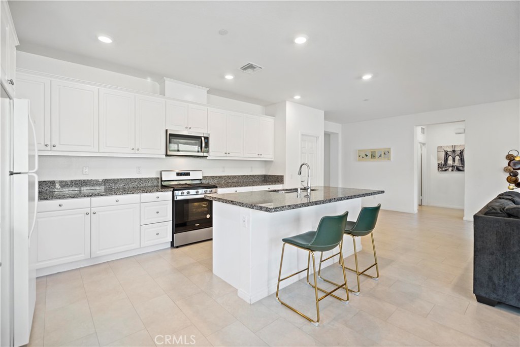 8044 Country Mile Lane Riverside, CA 92507 - Photo 12 of 62