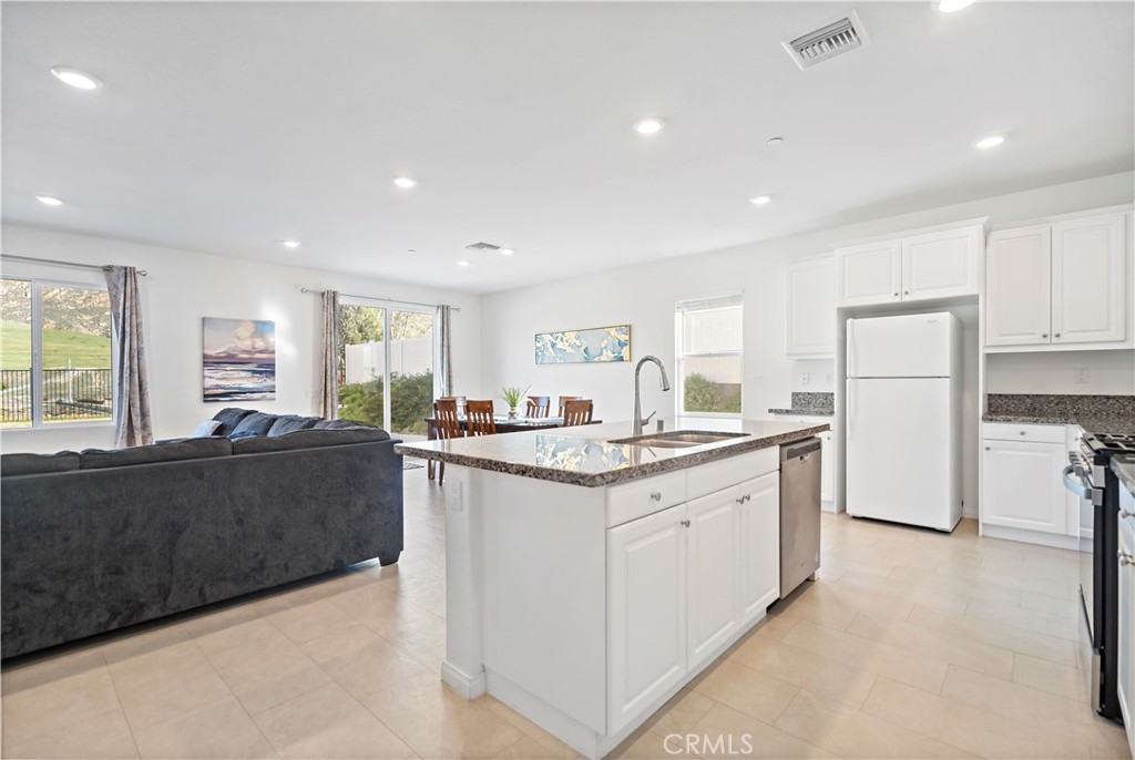 8044 Country Mile Lane Riverside, CA 92507 - Photo 13 of 62