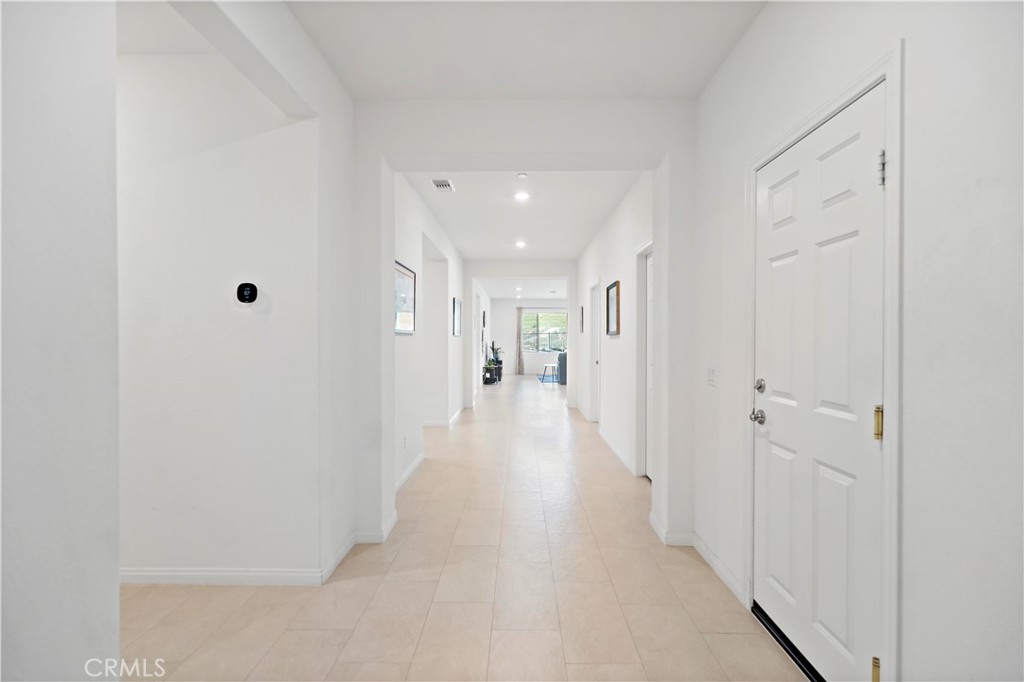 8044 Country Mile Lane Riverside, CA 92507 - Photo 15 of 62