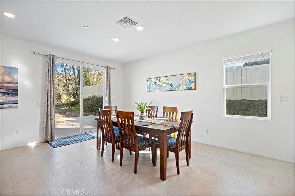 8044 Country Mile Lane Riverside, CA 92507 - Photo 5 of 62 dining area