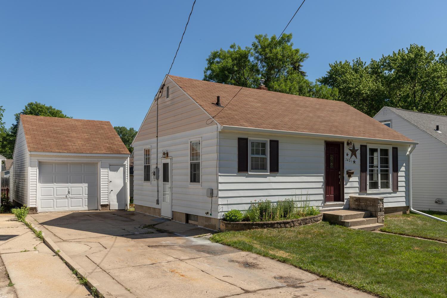 1421 3rd Street Northeast Rochester, MN 55906 - Photo 1 of 1