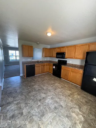 $1,275 | 103 Bridgewood Drive, Jacksonville, NC 28546