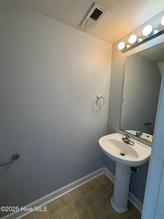 $1,275 | 103 Bridgewood Drive, Jacksonville, NC 28546