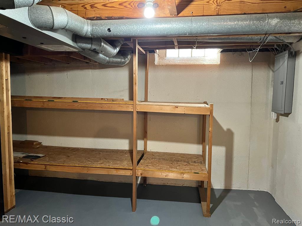 1953 Broadstone Road Grosse Pointe Woods, MI 48236 - Photo 33 of 43