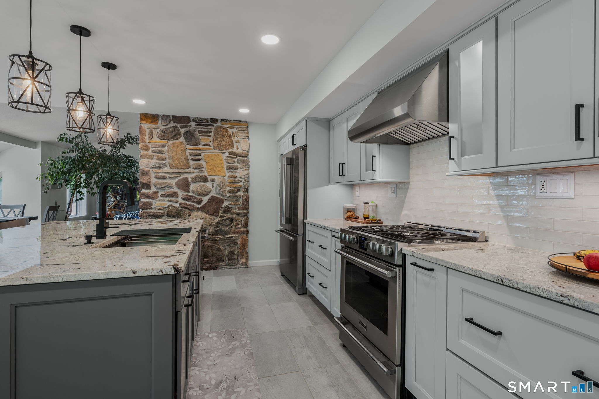 18 South Road Bozrah, CT 06334 - Photo 4 of 39