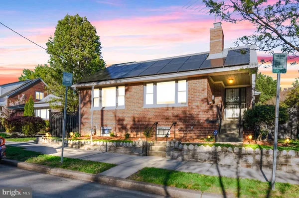 $899,000 | 6617 13th Place Northwest, Washington, DC 20012