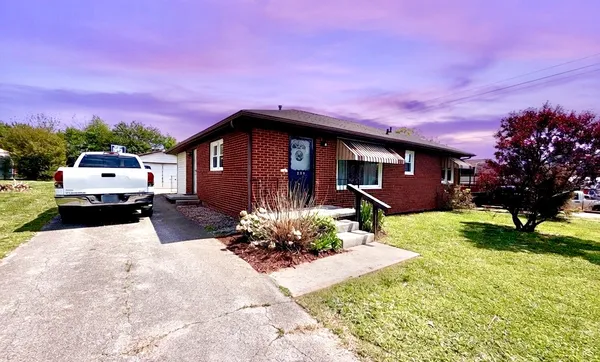 $190,000 | 208 Navaho Trail, Hopkinsville, KY 42240