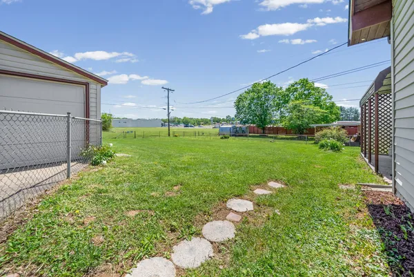 $190,000 | 208 Navaho Trail, Hopkinsville, KY 42240