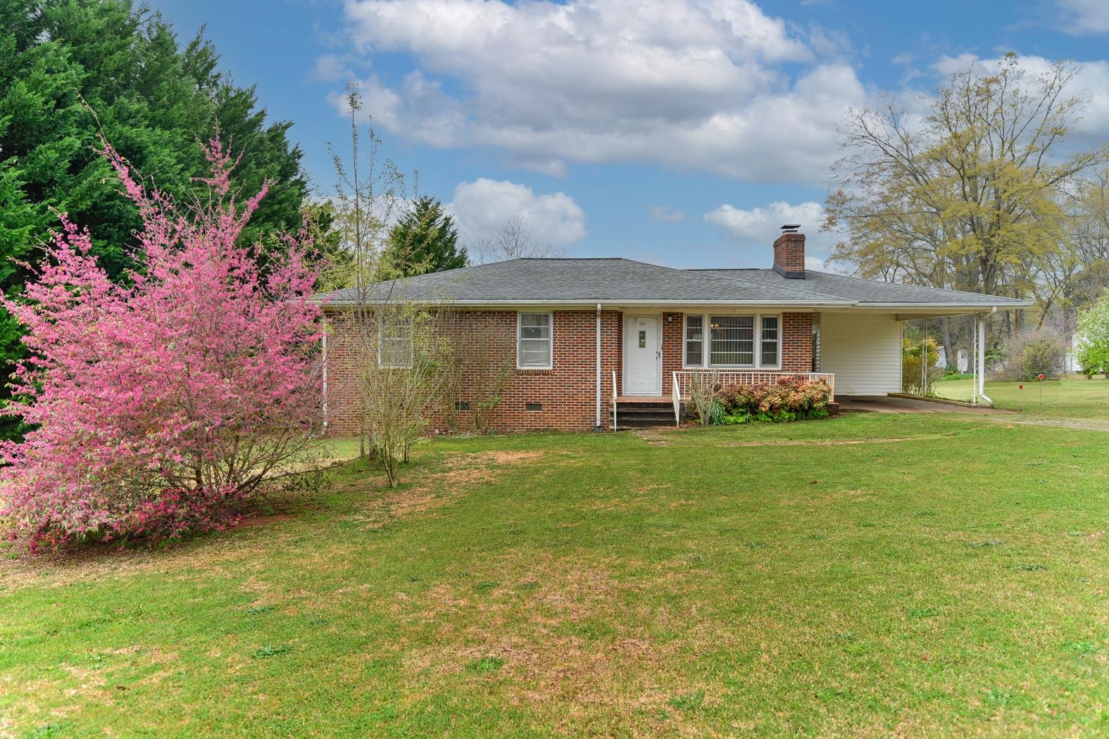 204 State Rd S-42-824 Inman, SC 29349 - Photo 1 of 16