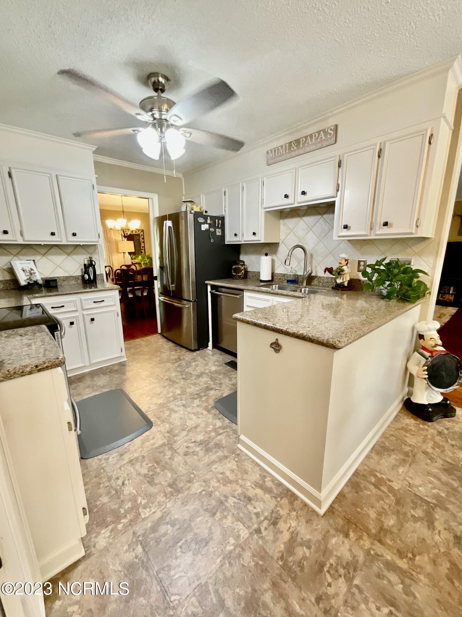 110 Pinedale Drive Rockingham, NC 28379 - Photo 13 of 45 Kitchen